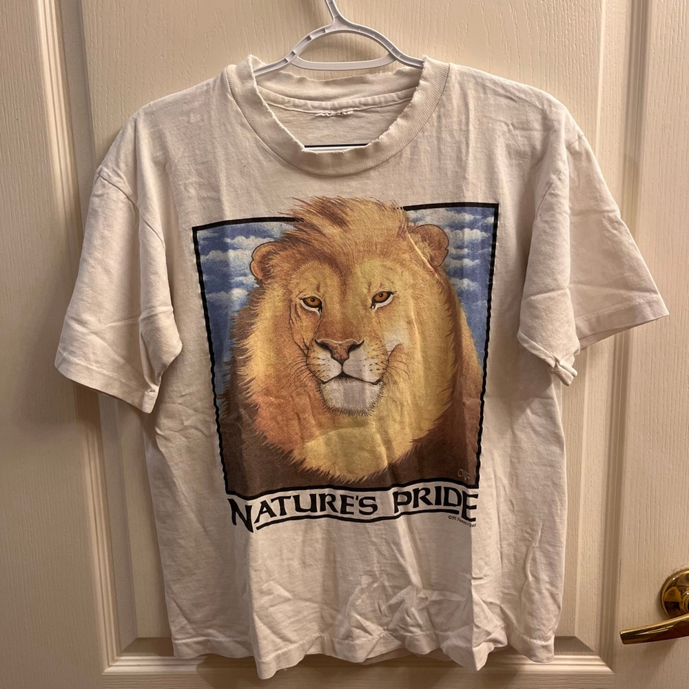 Vintage 90s Nature Pride tee with a lion graphic